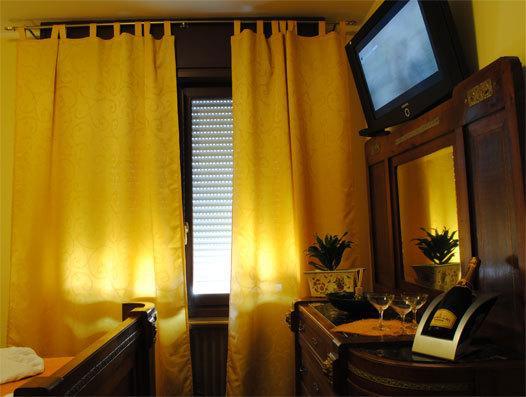 Hotel Cigno Reale Rolo Esterno foto
