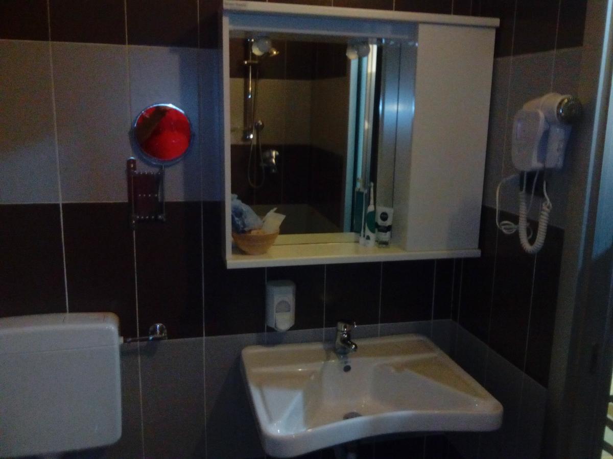 Hotel Cigno Reale Rolo Esterno foto